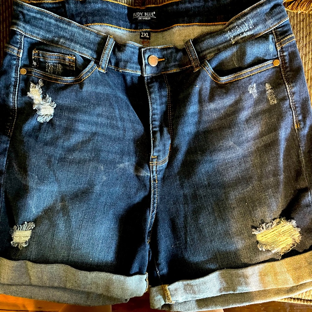 Almost new Judy blue